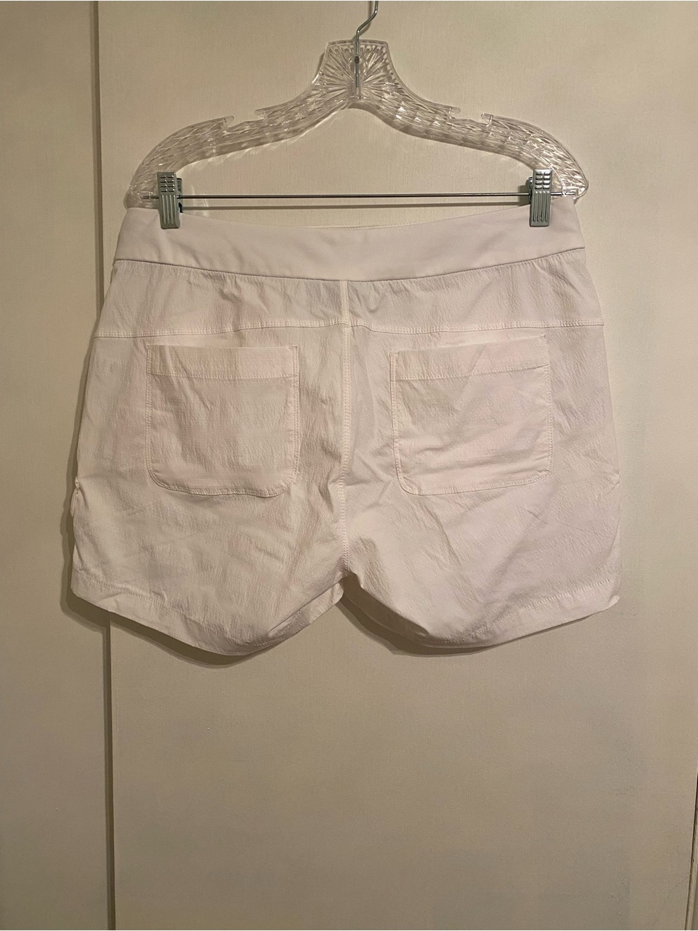 Athleta White Cargo Trekkie Shorts 2.0 with Stretch, Flap Pockets Front Zip - Picture 2 of 7